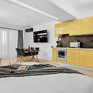  Apartament Central Studio With Balcony And Self Check-In Rh Living